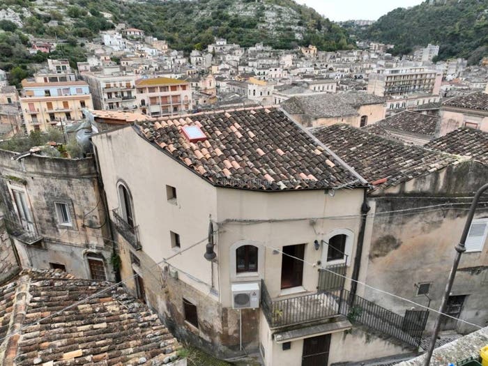 Casa quadrilocale in vendita in Via Castellett, Modica Bassa, Modica