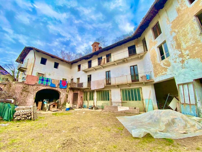 Casa con 5 locali in vendita in Via Banna, Centro, Balangero