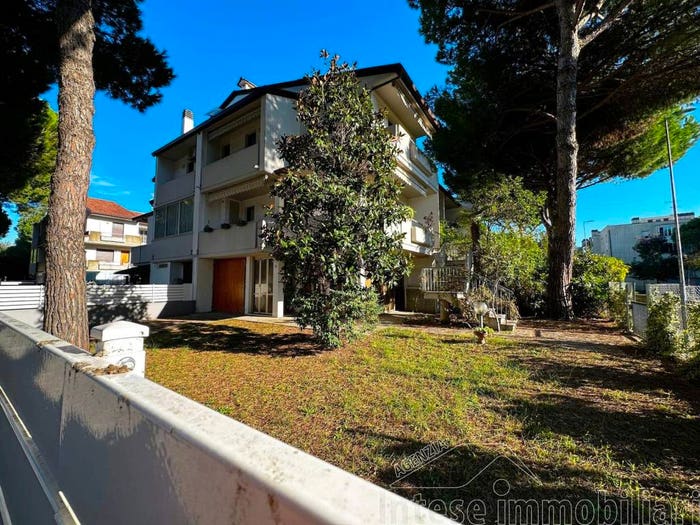 Casa quadrilocale in vendita in Via Tacito, Pinarella, Cervia