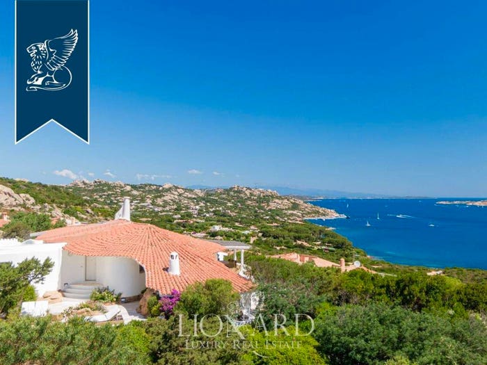 Casa con 5 locali in vendita in Punta Sardegna, Palau