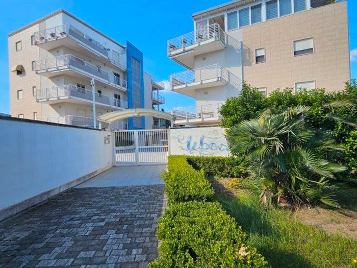 Appartamento trilocale in vendita in Via Lago di Pergusa, Taranto Salinella, Taranto