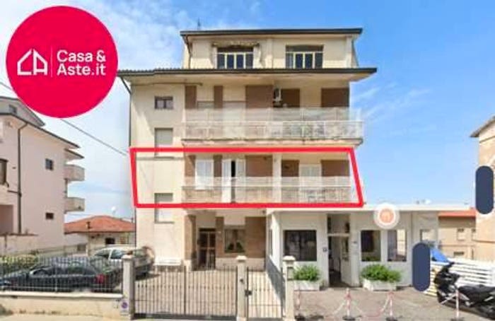 Appartamento con 6 locali in vendita in Via Fermana Nord, Centro, Montegranaro