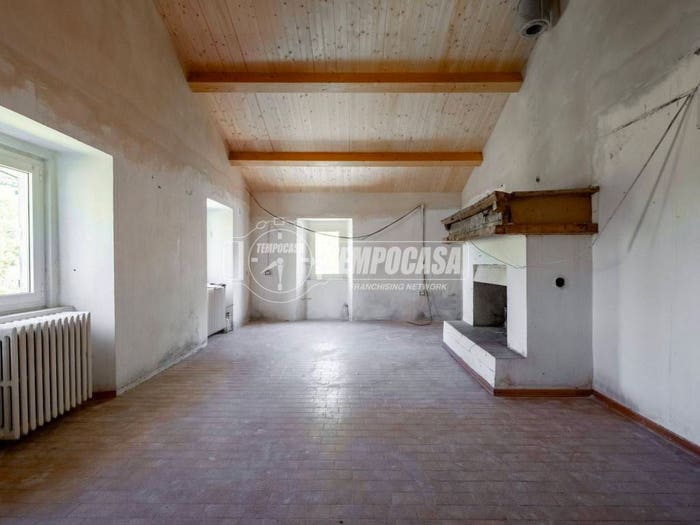 Casa quadrilocale in vendita in Via Tredoziese, Modigliana