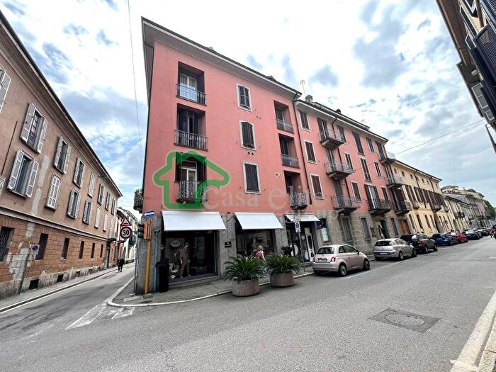 Appartamento trilocale in vendita in Via Settembre, Centro Storico, Lodi