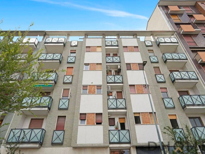 Appartamento bilocale in vendita in Alzaia Naviglio Pavese Milano MI Italia, Famagosta, Milano