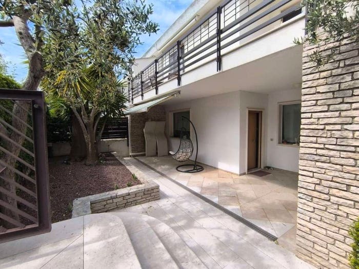 Casa con 6 locali in vendita in via Mediterraneo, Bisceglie
