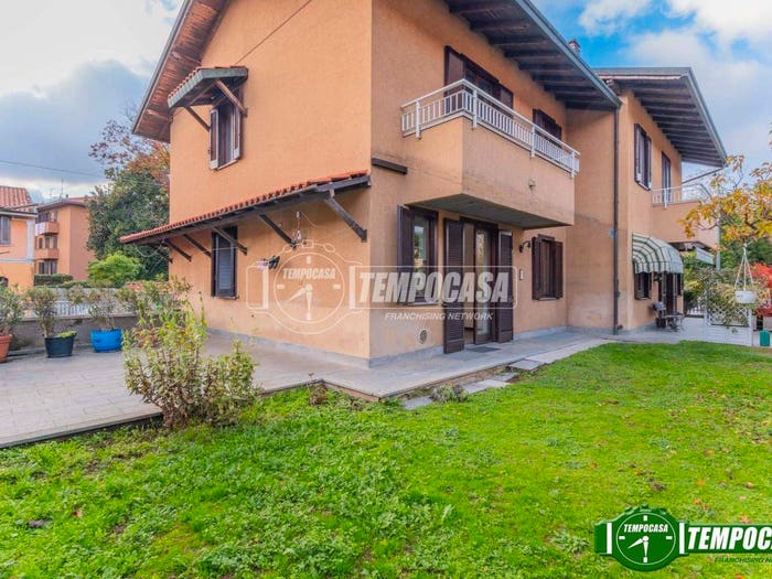 Casa quadrilocale in vendita in Via Varese, Centro, Inveruno