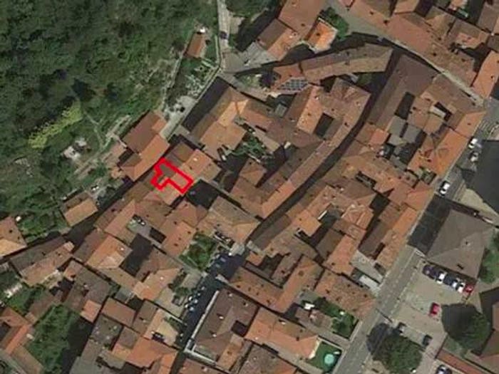 Casa quadrilocale in vendita in Via Marconi, Besano