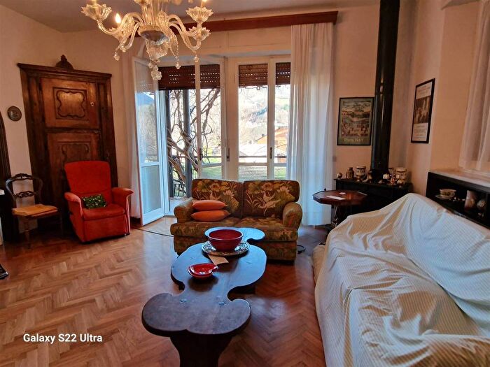 Casa con 6 locali in vendita in Centro, Pievepelago