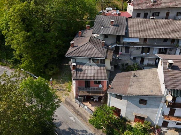 Casa con 5 locali in vendita in Via Giordani, Brondello