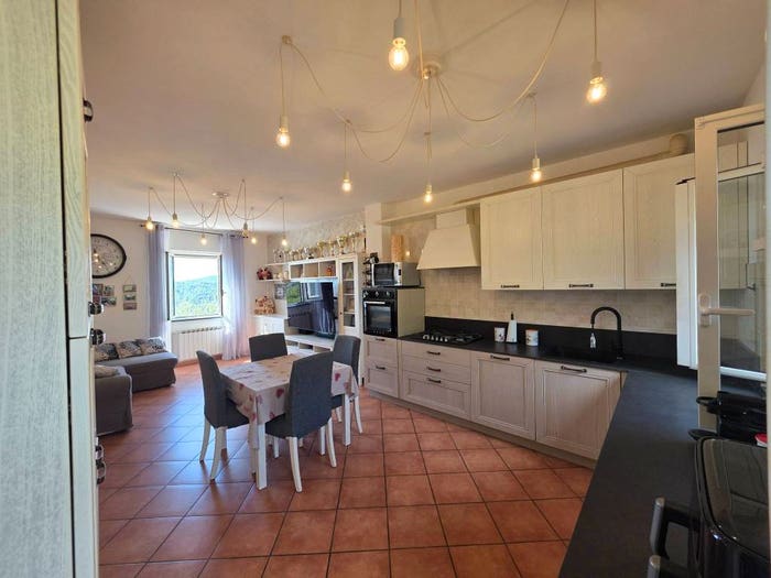 Appartamento quadrilocale in vendita in Via dei Caduti, Leivi