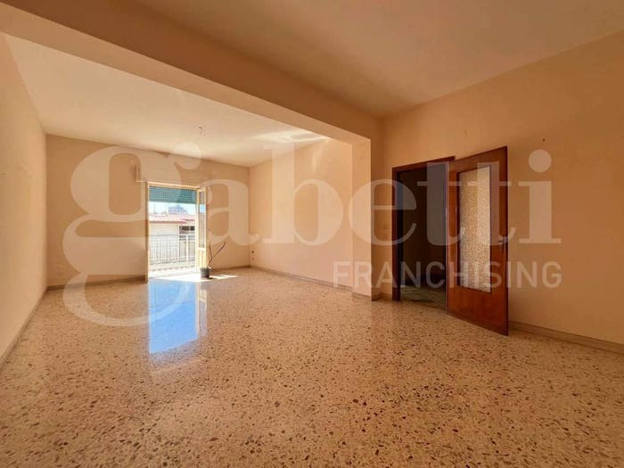 Appartamento trilocale in vendita in Via Pietro Gagliardo, Centro, Bagheria