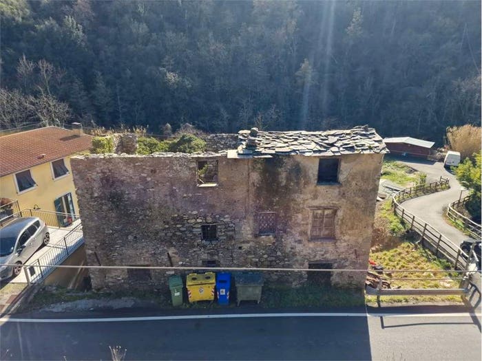 Casa con 6 locali in vendita in VIA CAMINATA, Ne