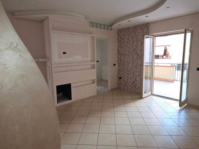 Appartamento trilocale in vendita in Via Don Girolamo Maruccella, Acerra