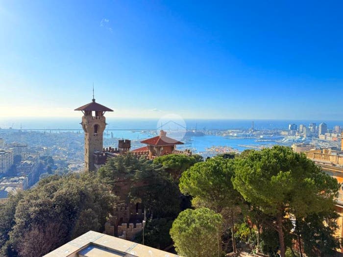 Casa con 6 locali in vendita in Via Piaggio, Castelletto, Genova