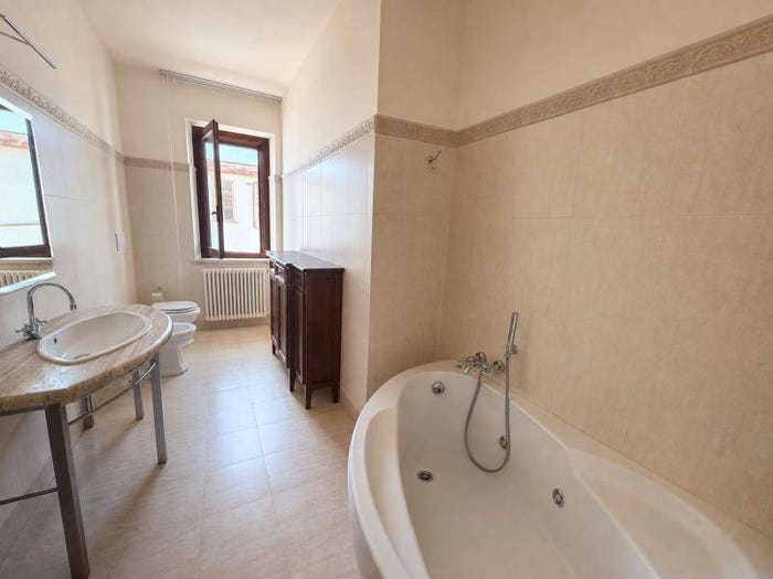 Casa con 6 locali in vendita in Centro, Chiusi