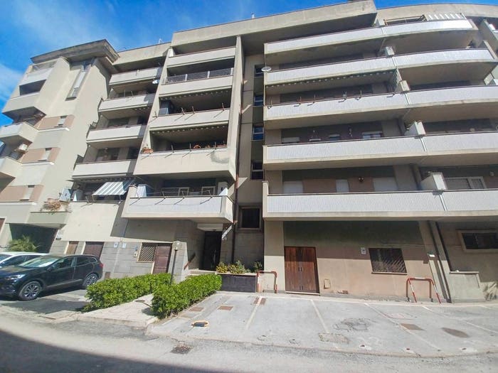Casa con 6 locali in vendita in Centro, Nettuno