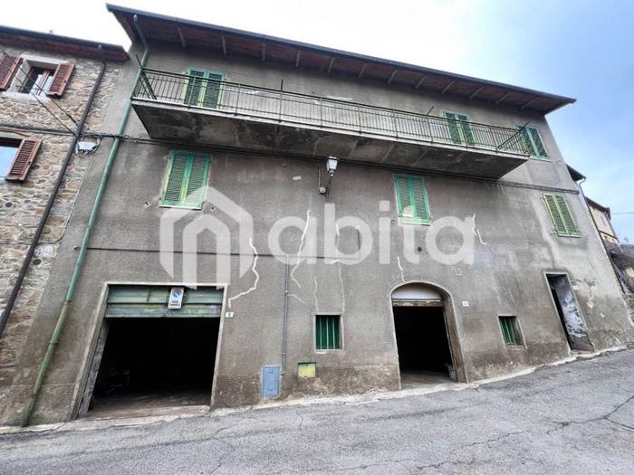 Casa con 5 locali in vendita in via del tempio, Bucine