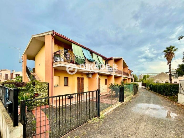 Appartamento trilocale in vendita in Via Francesco Crispi, Centro, Pula