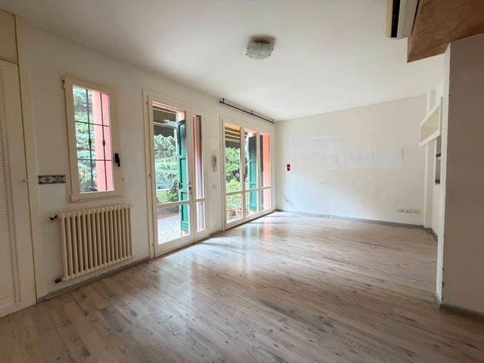 Appartamento quadrilocale in vendita in Via Aspromonte, Centro Storico, Imola