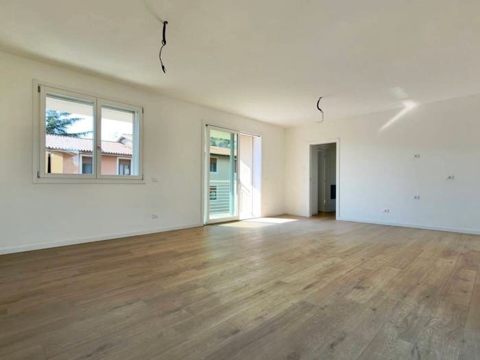 Appartamento quadrilocale in vendita in Via Leonardo da Vinci, Rezzato