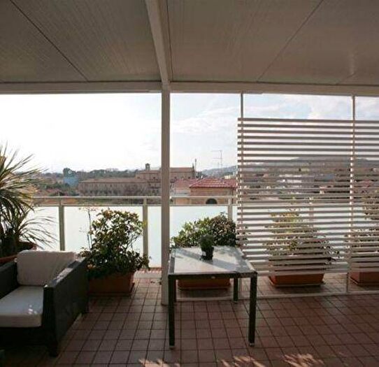 Appartamento con 6 locali in vendita in Pantano, Pesaro