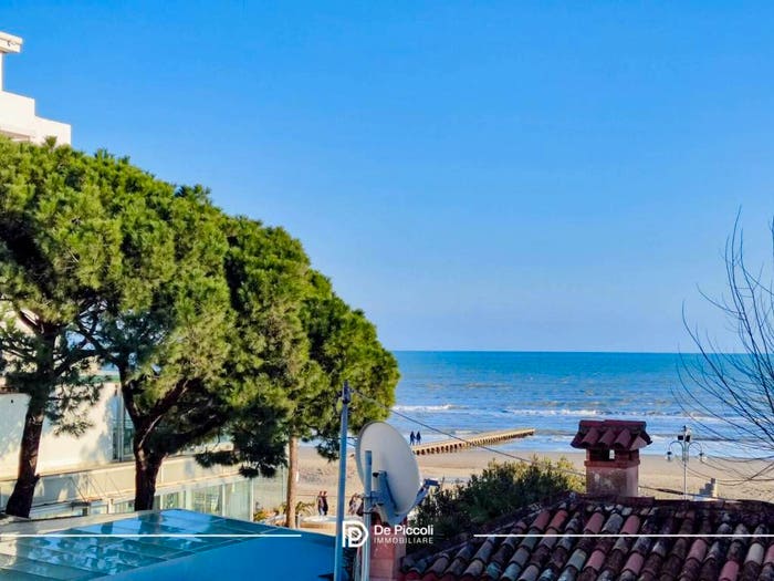 Appartamento quadrilocale in vendita in Via Andrea Bafile accesso al mare, Lido Centro Ovest, Jesolo
