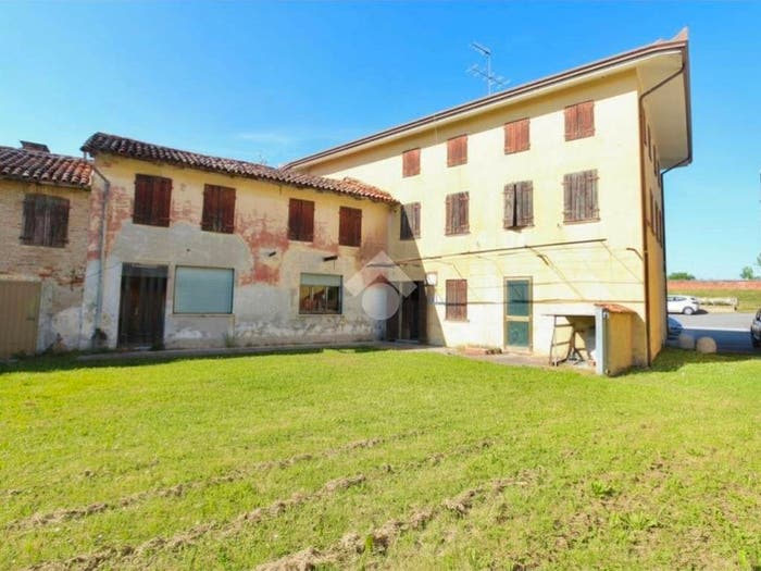 Casa con 6 locali in vendita in Via Str Nuova, Caorle