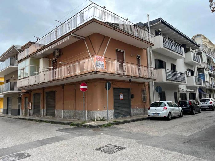 Casa con 6 locali in vendita in Centro, Battipaglia