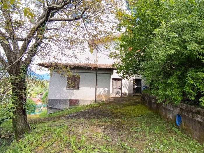 Casa quadrilocale in vendita in Via Gavarno, Gavarno Rinnovata, Nembro