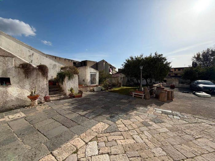 Appartamento con 6 locali in vendita in Sant'angelo In Formis, Capua