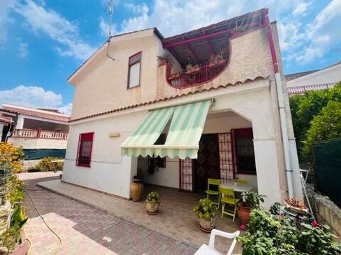Casa con 6 locali in vendita in Via Salmone, Lido Di Noto, Noto