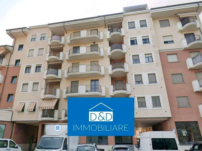 Appartamento trilocale in vendita in Strada Carignano, Mercato Santa Maria, Moncalieri