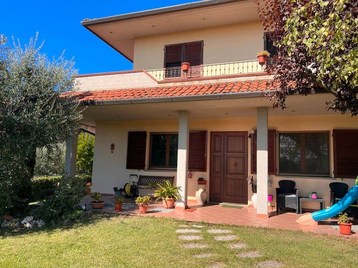 Casa con 6 locali in vendita in Via Giardino, Tegoleto, Civitella in Val di Chiana
