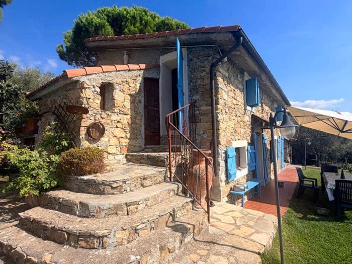 Casa trilocale in vendita in Strada Beuzi, Taggia