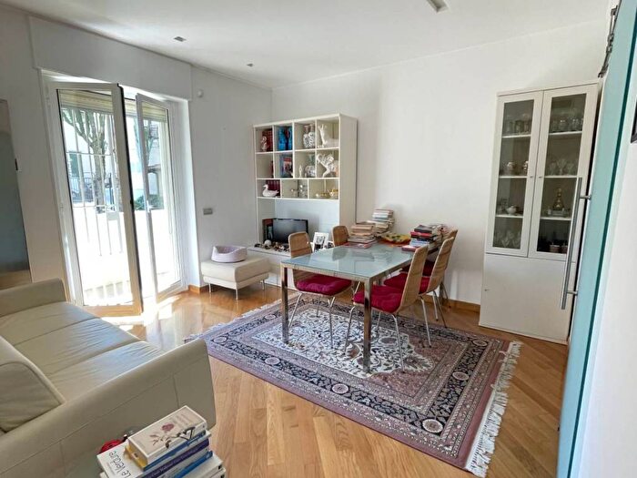 Appartamento trilocale in vendita in Centro, Bordighera