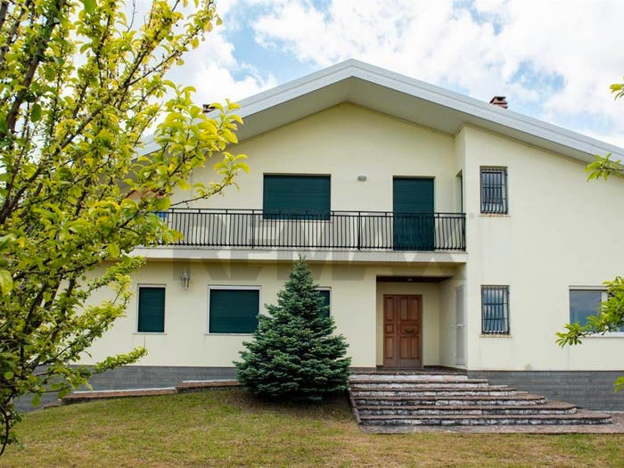 Casa con 6 locali in vendita in VIA SALIERA, Torricella Peligna