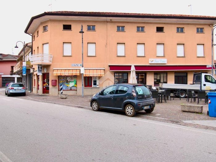 Casa quadrilocale in vendita in Piazza San Rocco, Centro, Gonars