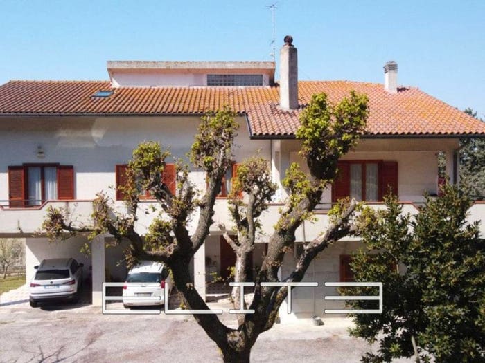Appartamento con 6 locali in vendita in POLVERIGI, Centro, Polverigi