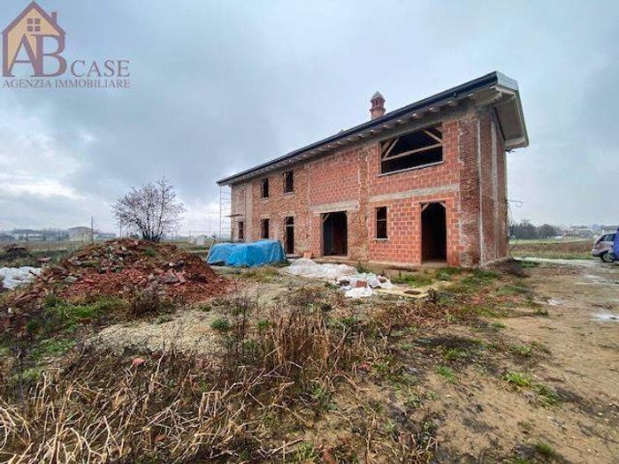 Casa quadrilocale in vendita in VIA ROMA, Centro, Lomello