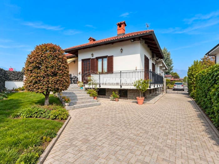 Casa quadrilocale in vendita in Via OZEGNA fratelli berra, Ozegna
