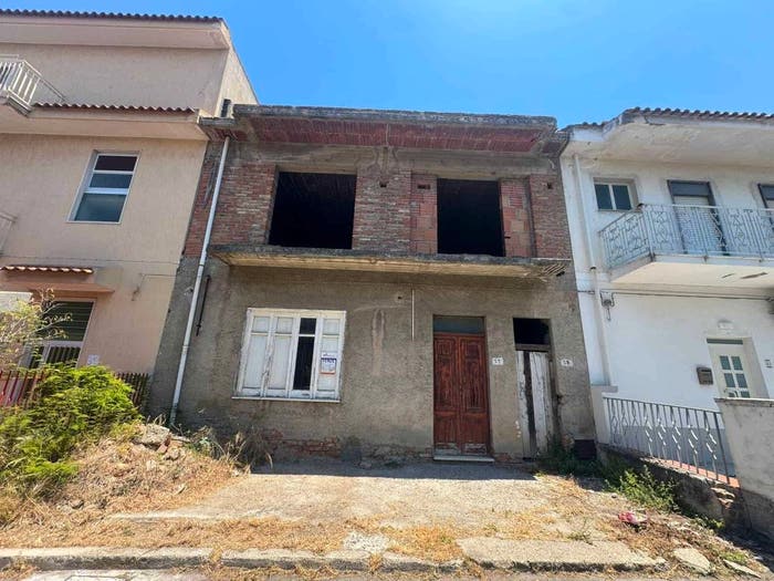 Casa trilocale in vendita in Via Francesco Faranda, Centro, Falcone