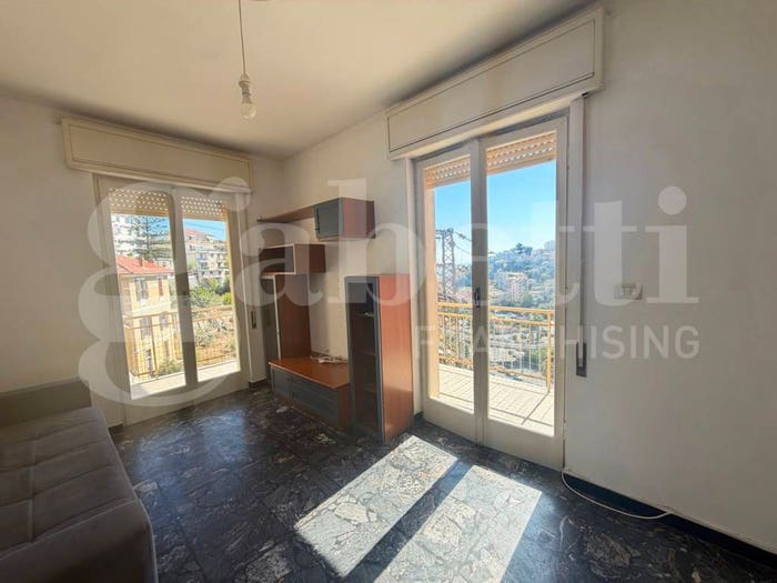 Appartamento trilocale in vendita in Via Dante Alighieri, Ospedale, Sanremo