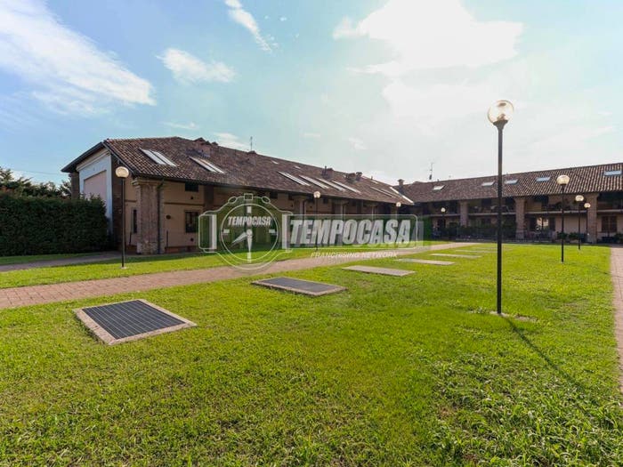 Appartamento trilocale in vendita in Via Vittorio Veneto, Centro, Vignate