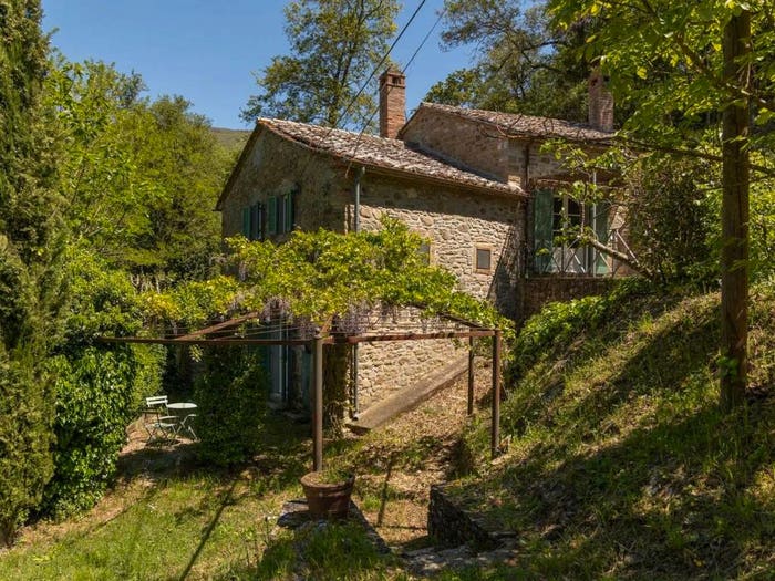 Casa con 6 locali in vendita in Località Montanare No Number, Cortona