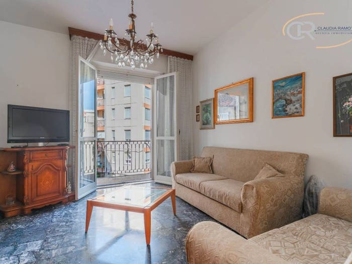 Appartamento trilocale in vendita in Via Piave, Centro, Albenga