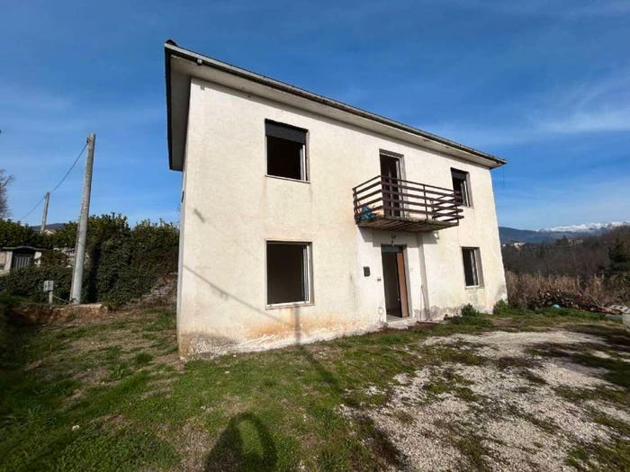Casa quadrilocale in vendita in Castelliri