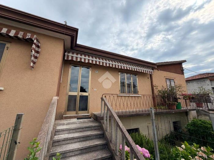 Casa con 6 locali in vendita in Via V Emanuele III, Centro, Codevigo