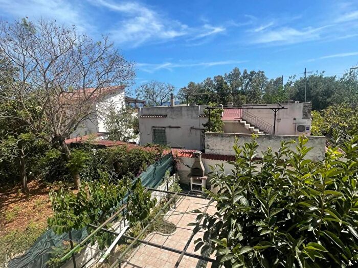 Appartamento trilocale in vendita in Via Rumbolo, Melito Di Porto Salvo