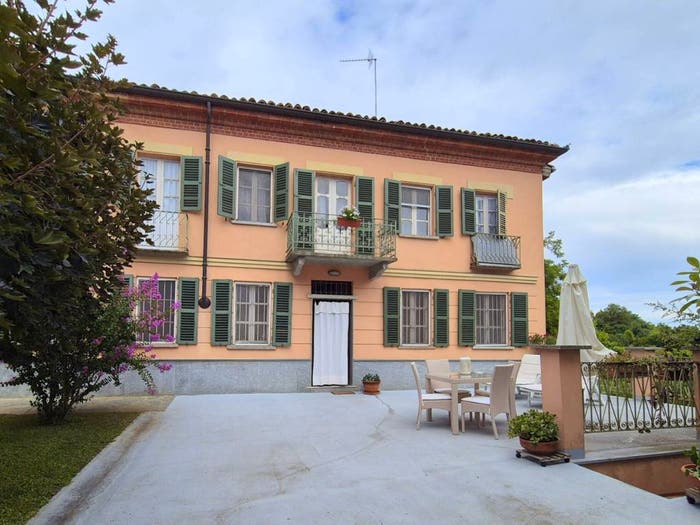 Casa con 6 locali in vendita in Via Giovan Battista Binello, Centro, Montaldo Scarampi